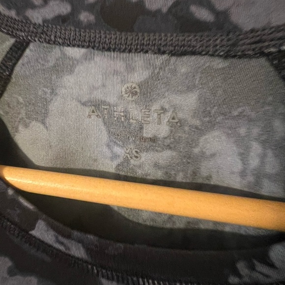 Athleta Runaway Wicking Run Swim Top Gray Black XS - Picture 4 of 6